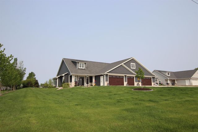 $569,900 | 1386 Lighthouse Village Road | Fond du Lac