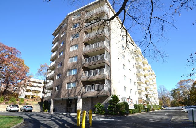 $1,800 | 3900 Park Avenue, Unit 6P | Bridgeport North End