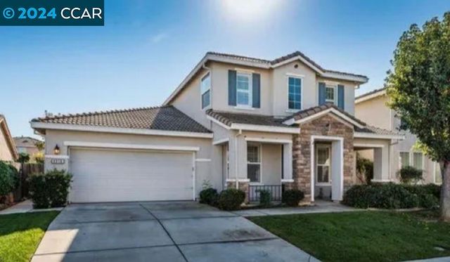 $705,000 | 4916 Chamberlin Circle | Elk Grove