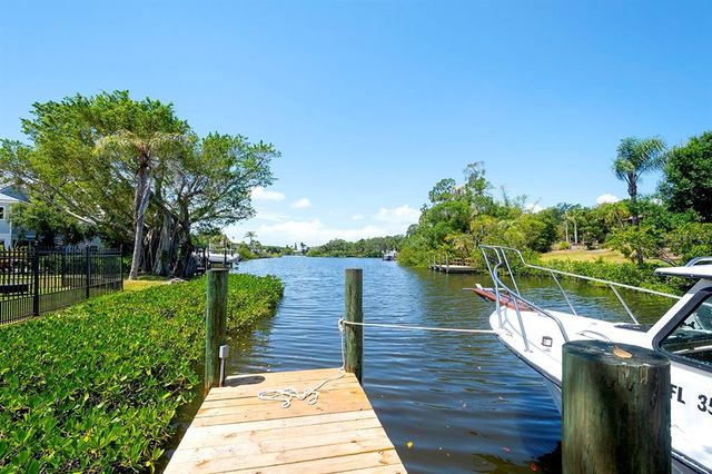 $1,350,000 | 5116 Admiral Place | South Sarasota