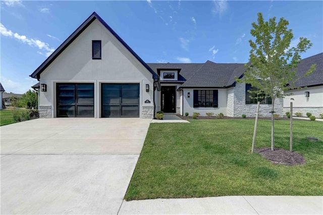 $1,049,900 | 3912 West 85th Street | Shawnee Mission