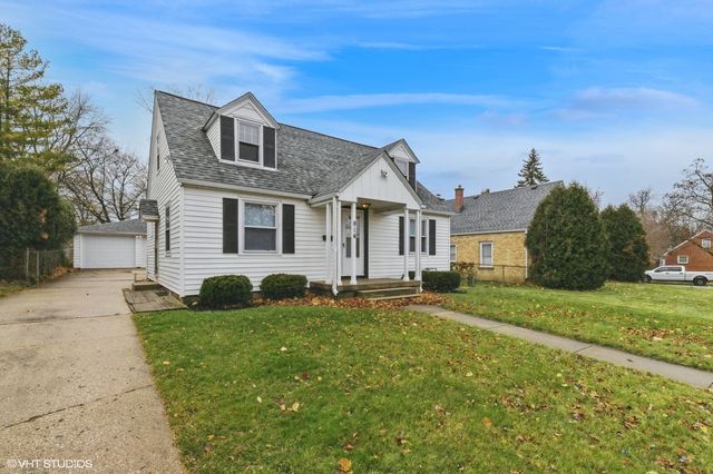 $2,400 | 914 Leith Avenue | Waukegan