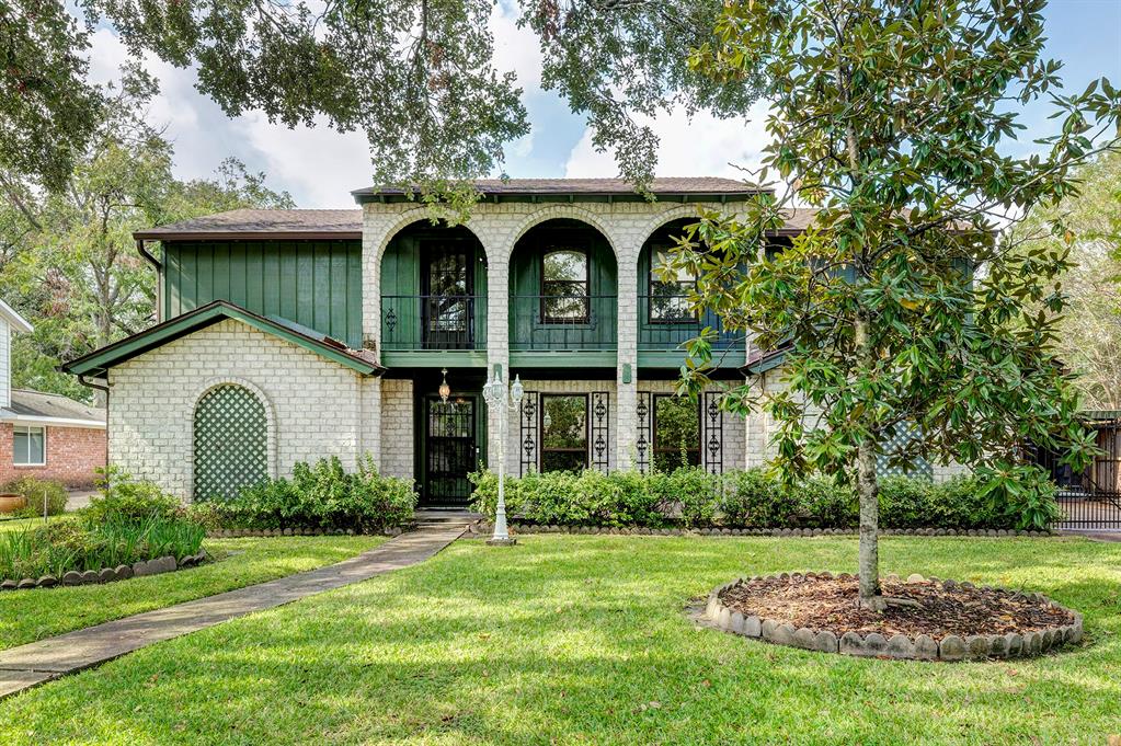 Welcome to 2723 Bernadette Lane in Spring Shadows. Located just inside the Beltway and an ideal neighborhood to the Energy Corridor, I-10, Memorial City Mall and healthcare. This 2 story home features 4/5 bedrooms-2.5 bathrooms, 2 car garage/2 vehicle carport and standby generator...all on a 8,896 square foot lot (per HCAD).