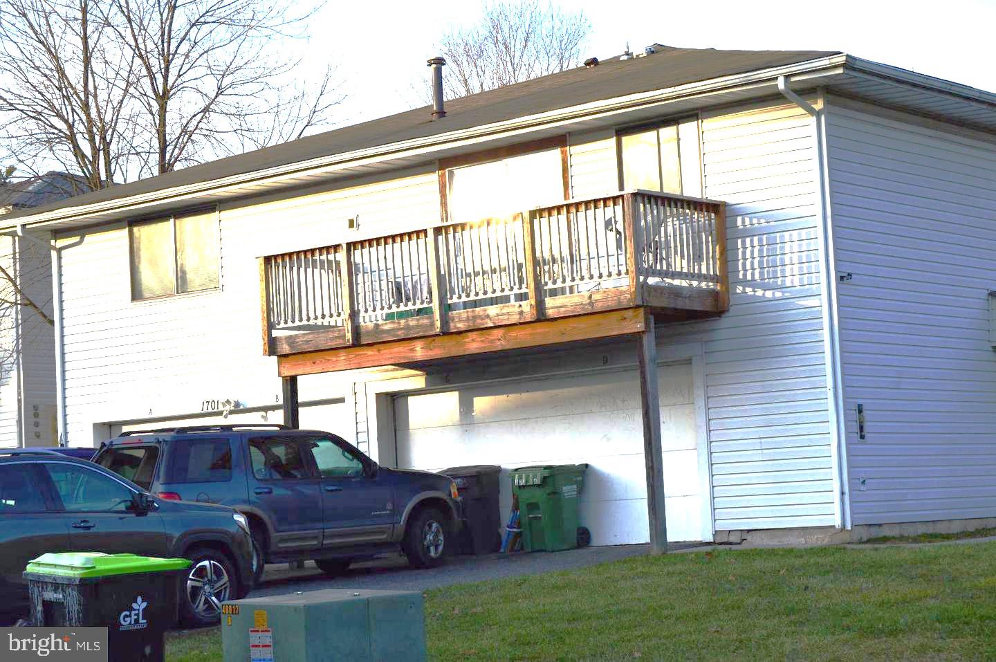 a front view of house with yard