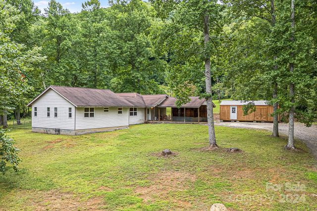 $299,900 | 70 Landis Lane | South Toe Township - Yancey County