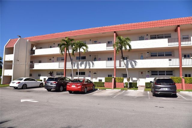 $160,000 | 371 South Hollybrook Drive, Unit 310 | Hollybrook Golf & Tennis Club