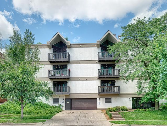 $165,000 | 232 West Franklin Avenue, Unit 103 | Stevens Square-Loring Heights