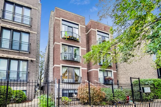 $620,000 | 2436 West Cortez Street, Unit 1W | Ukrainian Village