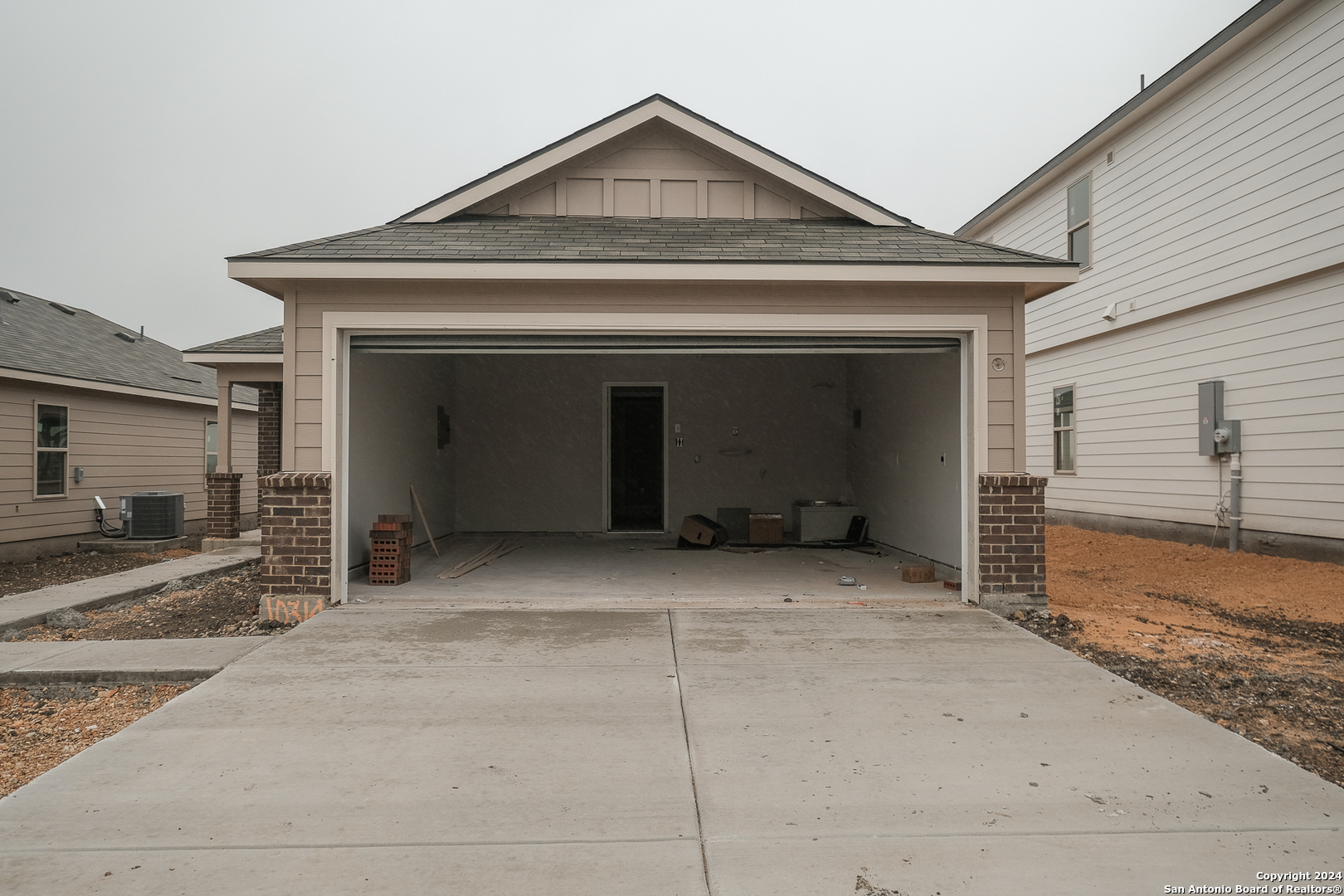 a view of a house with a outdoor space