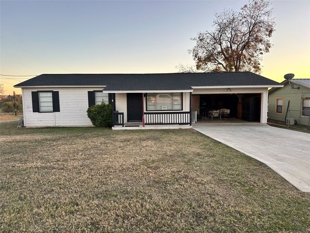 $435,000 | 600 West Ellis Street | Llano