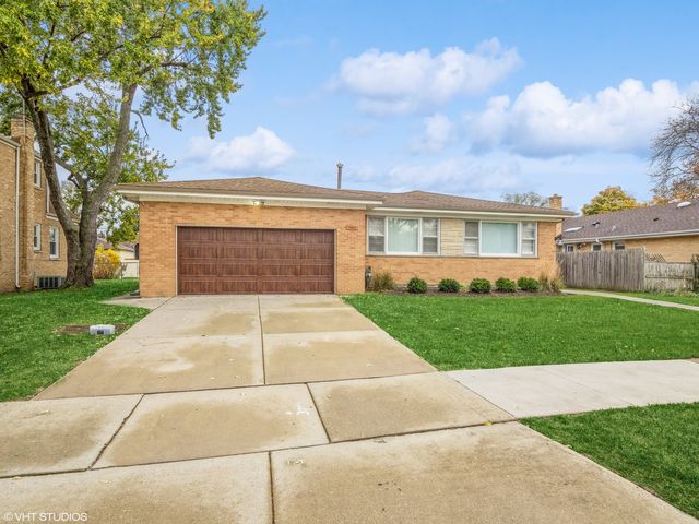 $3,200 | 4949 Birchwood Avenue | Skokie