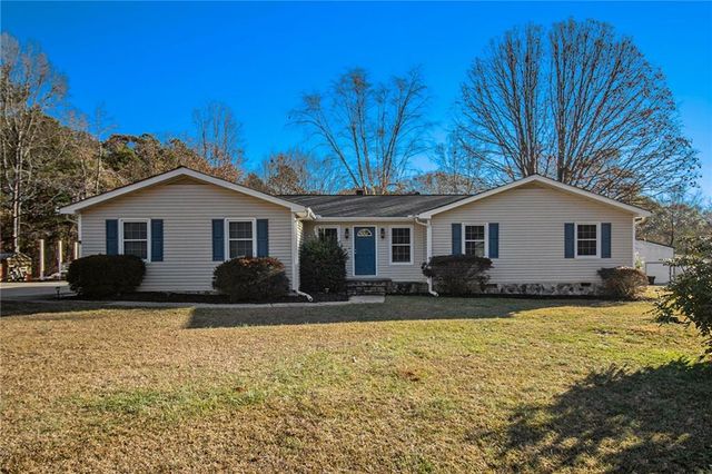 $330,000 | 135 Country Squire Drive | Chanticleer