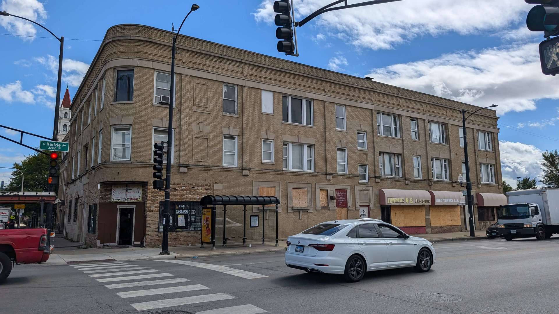 a car parked in front of a building