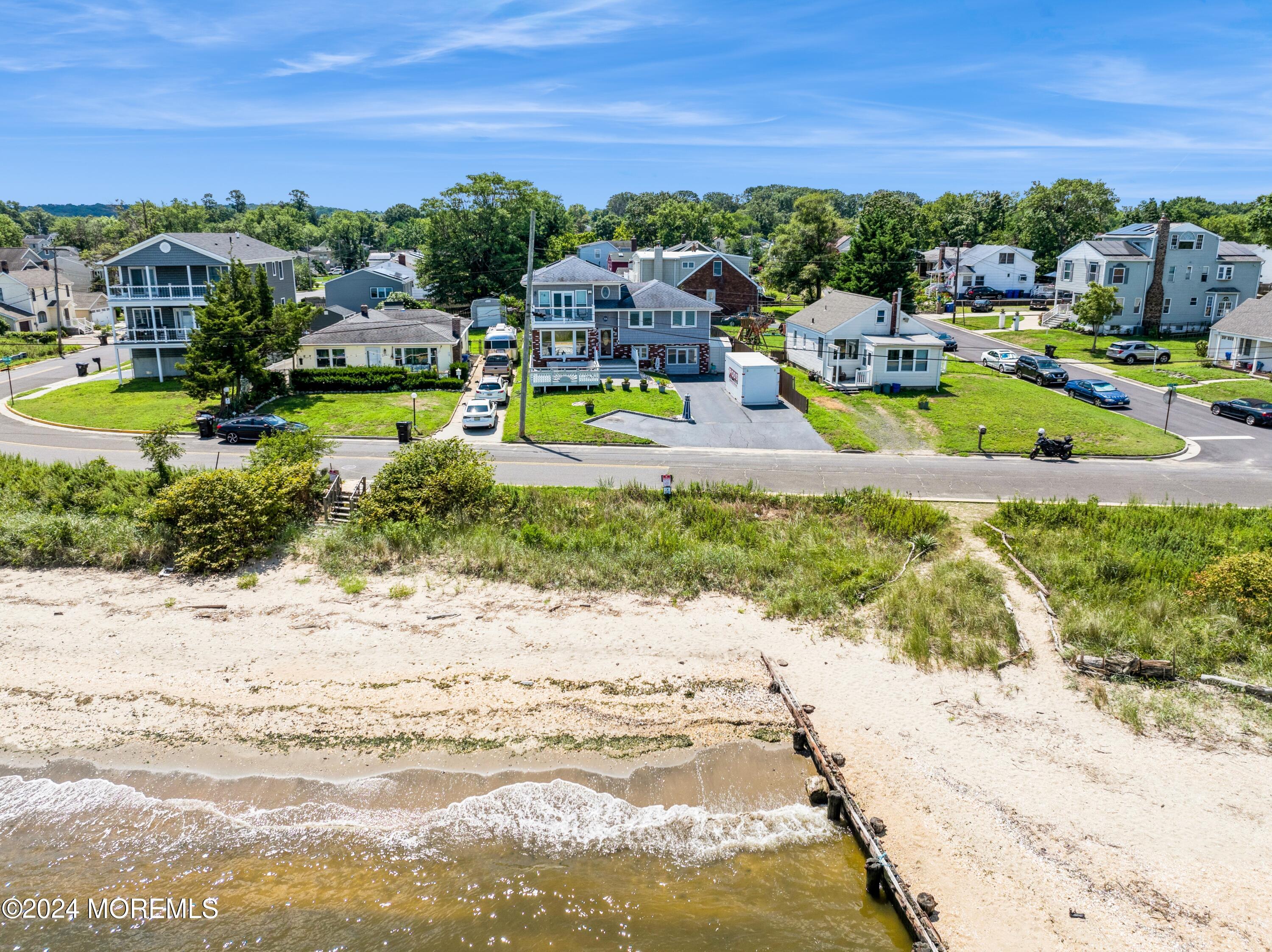 67_206BeachAve_181022_AerialView_HiRes