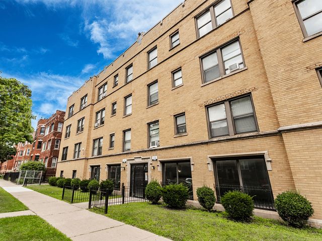 $1,275 | 6959 South Paxton Avenue, Unit 3A | South Shore