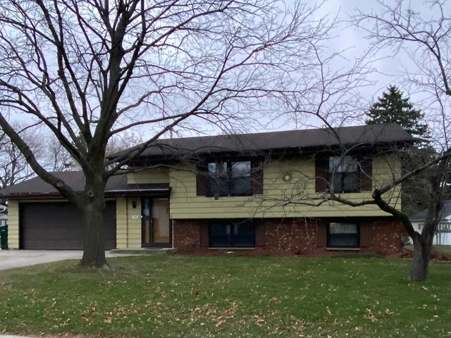 $289,900 | 110 Devon Street | Saukville