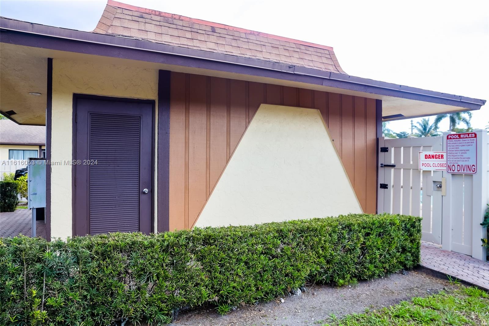 a view of a house with a garage