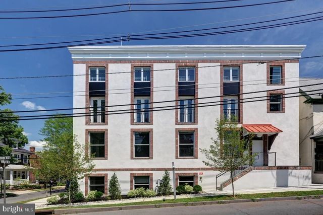 $2,650 | 30 MacLean Street, Unit 6 | Witherspoon-Jackson Historic District