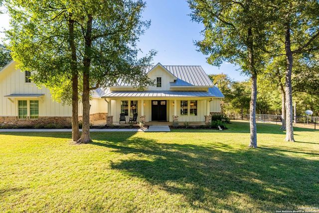 $1,490,000 | 3975 Fm 3158 Dale