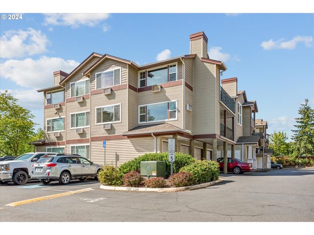 $319,900 | 760 Northwest 185th Avenue, Unit 202 | Crossings at Tanasbourne Condominium