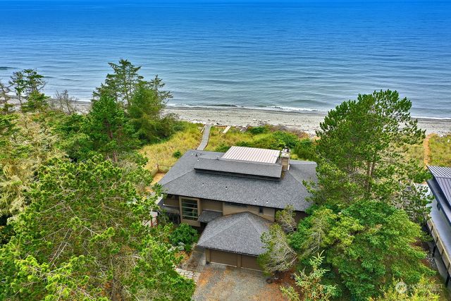 $1,350,000 | 4927 Surfcrest Drive | Whidbey Island