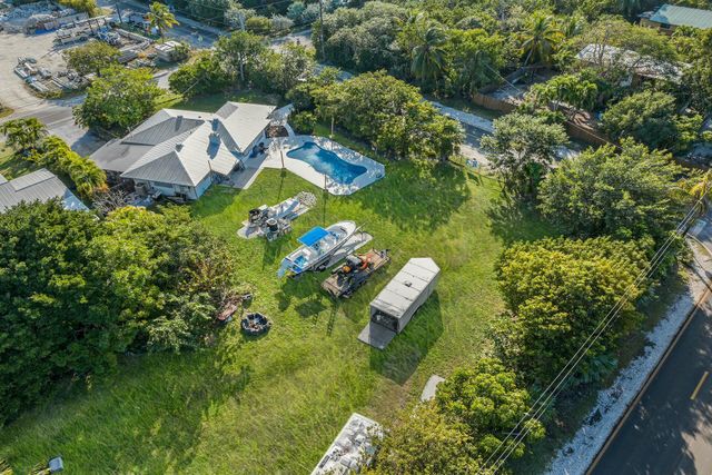 $795,000 | 2816 Central Avenue | Big Pine Key