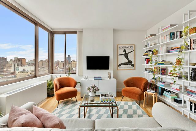 $1,395,000 | 101 West 79th Street, Unit 16D | Upper West Side