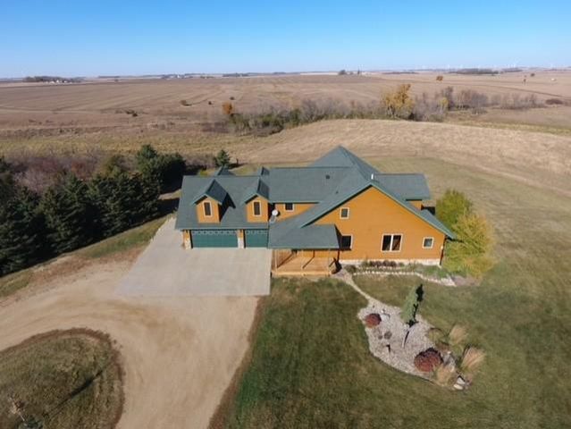 $825,000 | 1336 State Highway 30 | Gray Township - Pipestone County