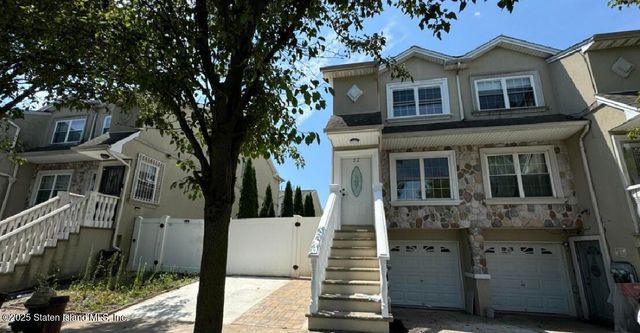 $1,600 | 52 Dartmouth Loop, Unit 2 | New Dorp Beach