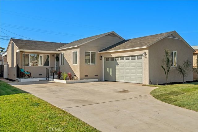 $925,000 | 11619 Ardath Avenue | East Hawthorne