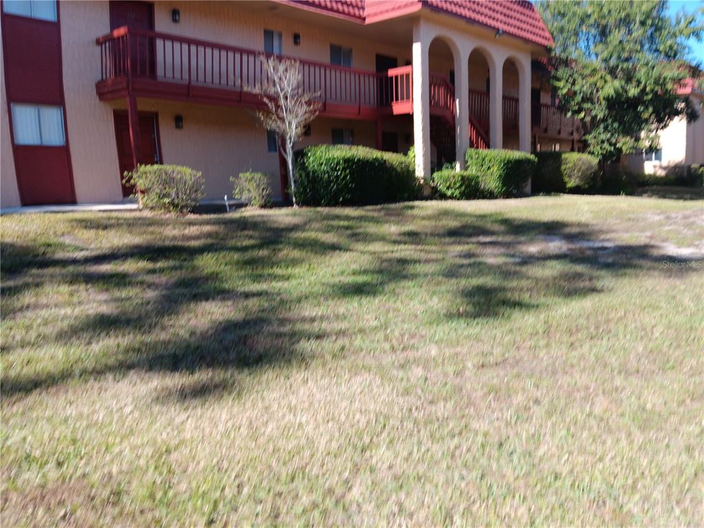 a front view of house with yard