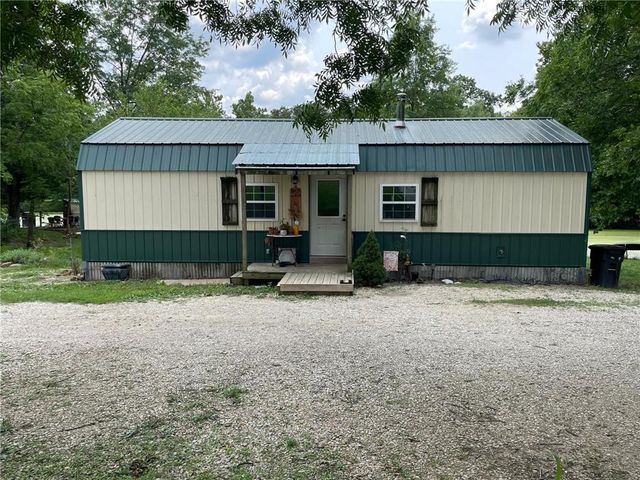 $185,000 | 456 Southwest 725th Road | Chilhowee Township - Johnson County