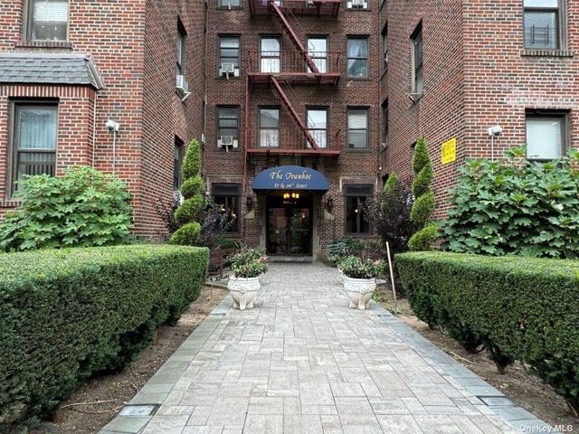 $2,200 | 83-84 116th Street, Unit 2F | Kew Gardens