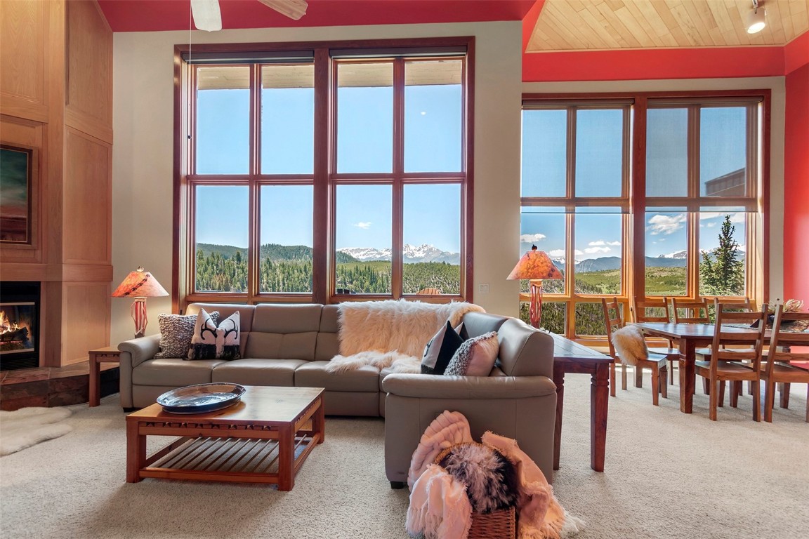 FLOOR-TO-CEILING WIDOWS SO YOU CAN ENJOY YOUR VIEW