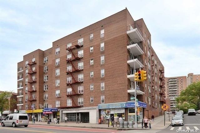 $430,000 | 42-95 Main Street, Unit 4 | Flushing