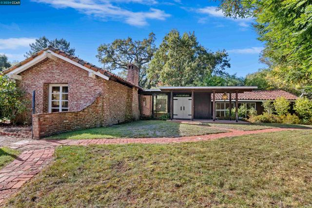 $1,595,000 | 109 Castle Hill Ranch Road | Tice Valley