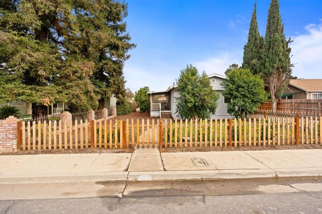 $290,000 | 720 South Velie Street | Visalia