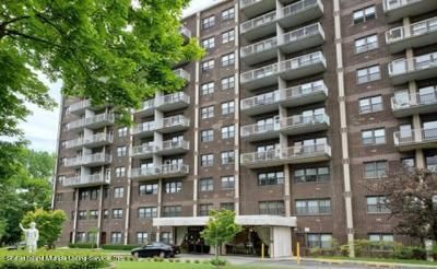 $148,000 | 1100 Clove Road, Unit GL | Silver Lake