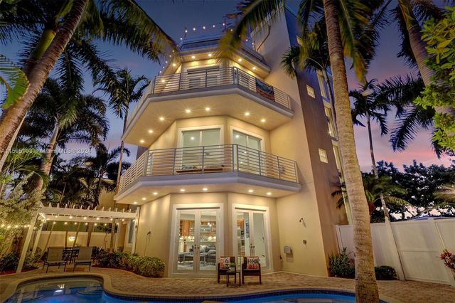 $1,890,000 | 3231 Northeast 15th Street | Beach