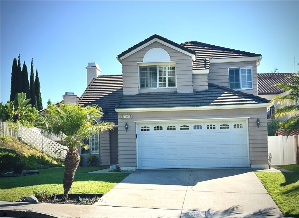 Great curb appeal in Mission Viejo!