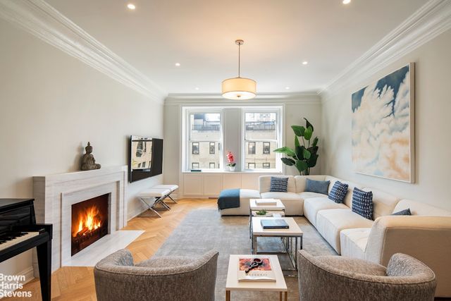 $4,200,000 | 210 West 90th Street, Unit 12B | Upper West Side