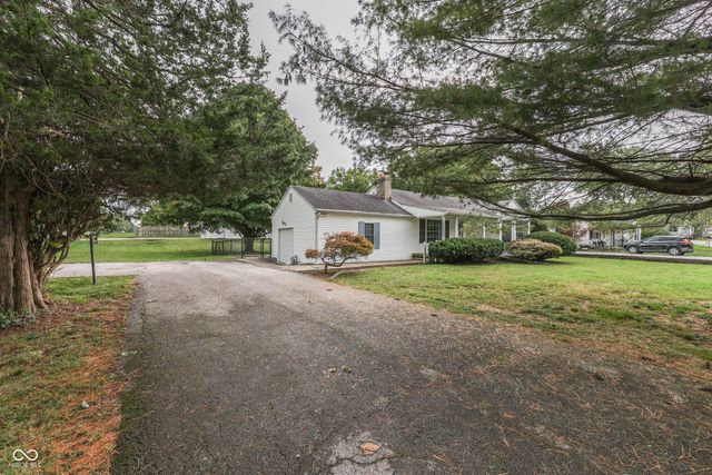 $240,000 | 1055 East Southport Road | South Perry