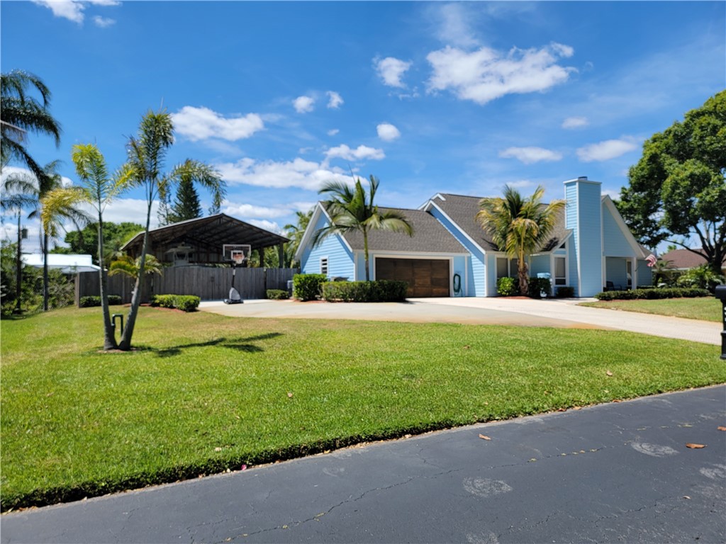 a front view of house with yard