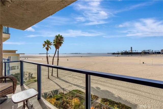 $1,275,000 | 1 3rd Place, Unit 302 | Alamitos Beach