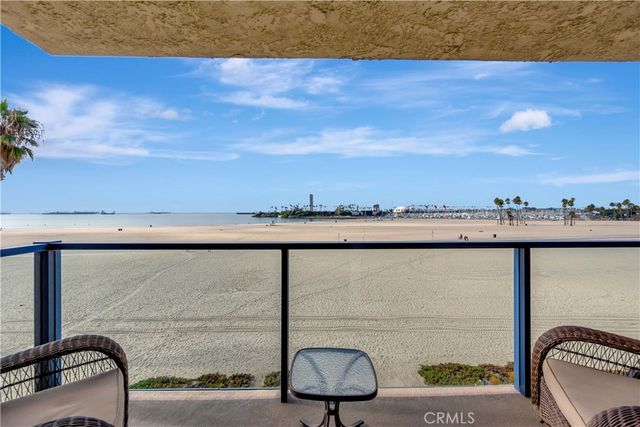 $1,275,000 | 1 3rd Place, Unit 302 | Alamitos Beach