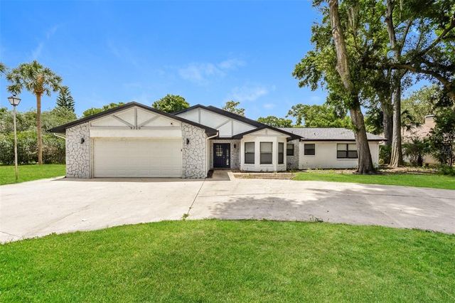 $444,000 | 9720 Fairway Circle | Silver Lake