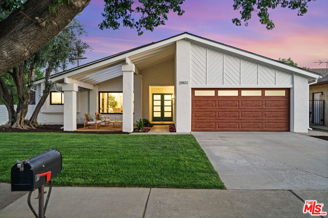 Westfield Topanga Carport (2022)