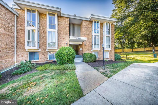 $215,000 | 5707 Indian Court, Unit 31 | Huntington Club Condominiums