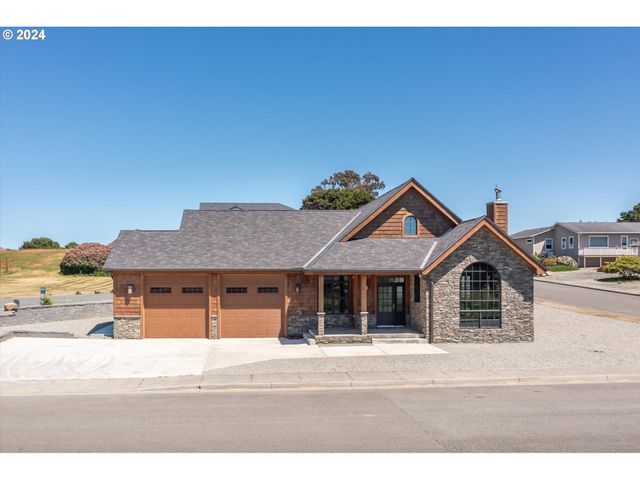 $779,000 | 3185 Lincoln Avenue Southwest | Bandon