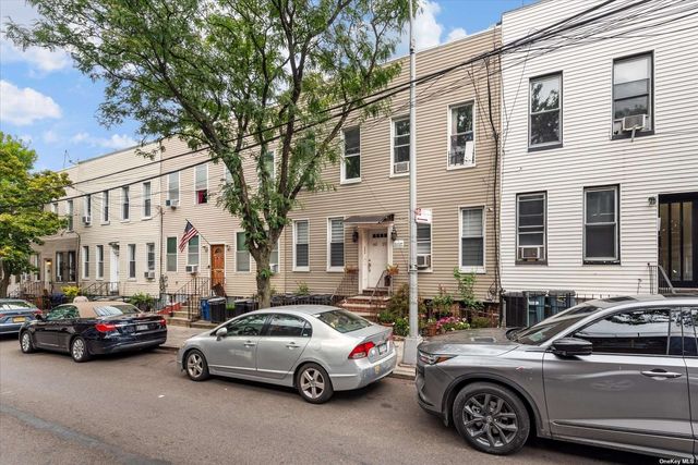 $2,300 | 60-21 54th Street, Unit 1L | Maspeth